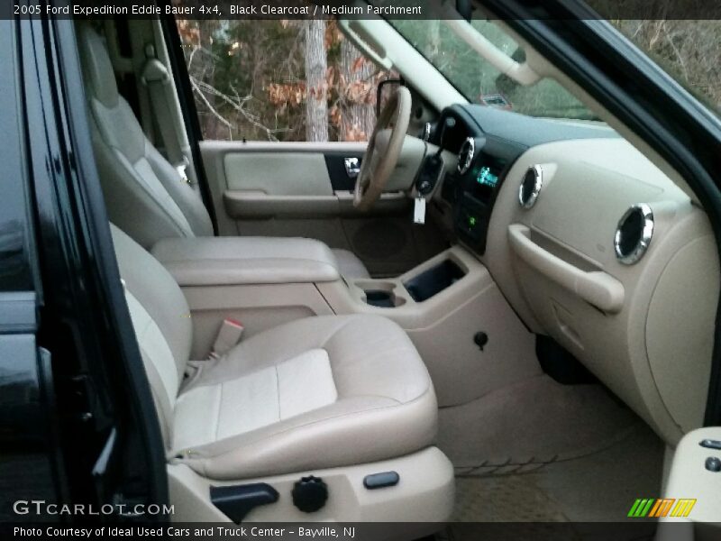 Black Clearcoat / Medium Parchment 2005 Ford Expedition Eddie Bauer 4x4