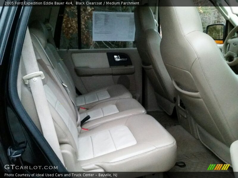 Black Clearcoat / Medium Parchment 2005 Ford Expedition Eddie Bauer 4x4