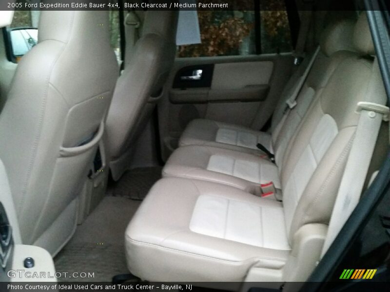 Black Clearcoat / Medium Parchment 2005 Ford Expedition Eddie Bauer 4x4