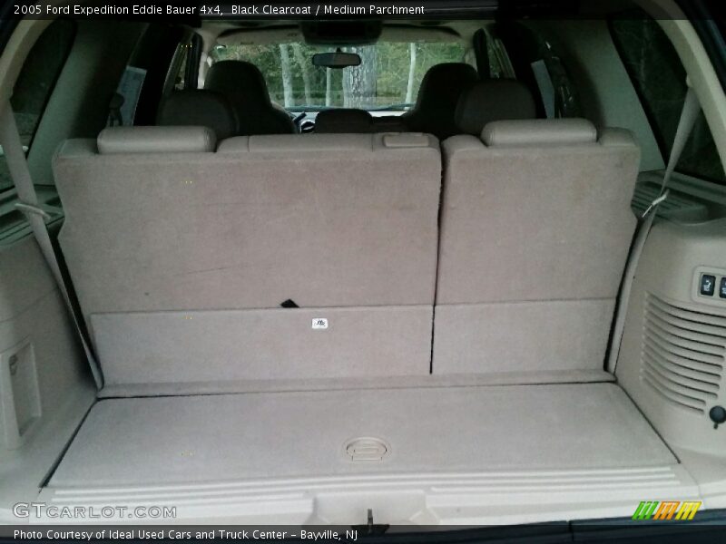 Black Clearcoat / Medium Parchment 2005 Ford Expedition Eddie Bauer 4x4