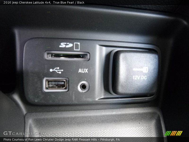 True Blue Pearl / Black 2016 Jeep Cherokee Latitude 4x4