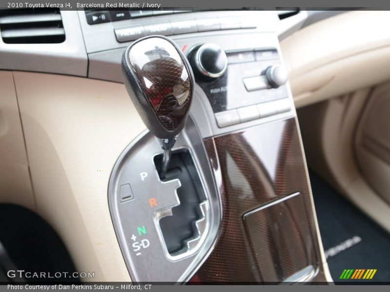 Barcelona Red Metallic / Ivory 2010 Toyota Venza I4