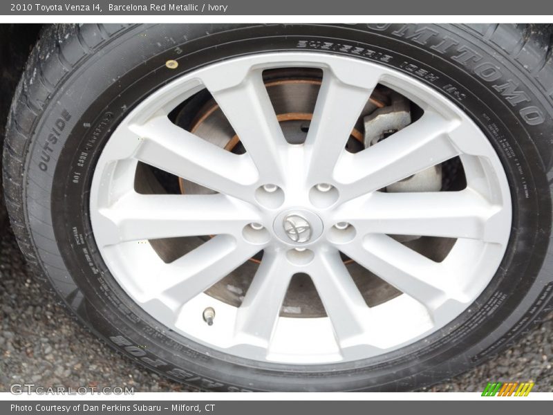 Barcelona Red Metallic / Ivory 2010 Toyota Venza I4