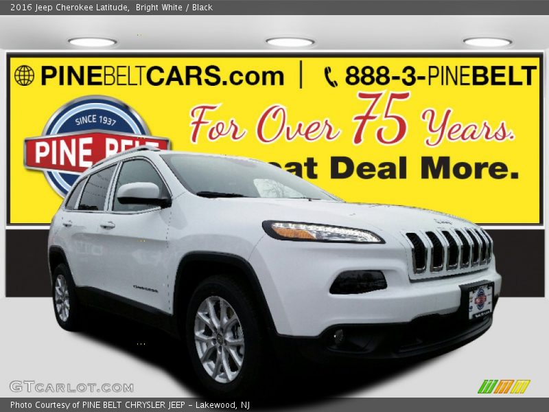 Bright White / Black 2016 Jeep Cherokee Latitude