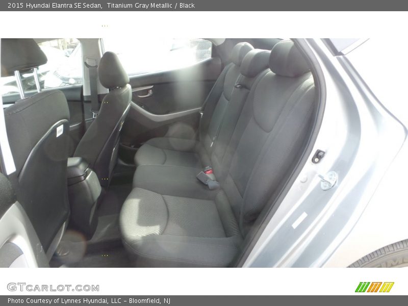 Titanium Gray Metallic / Black 2015 Hyundai Elantra SE Sedan