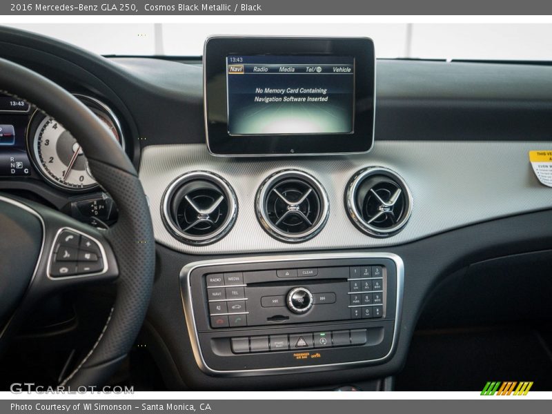 Cosmos Black Metallic / Black 2016 Mercedes-Benz GLA 250