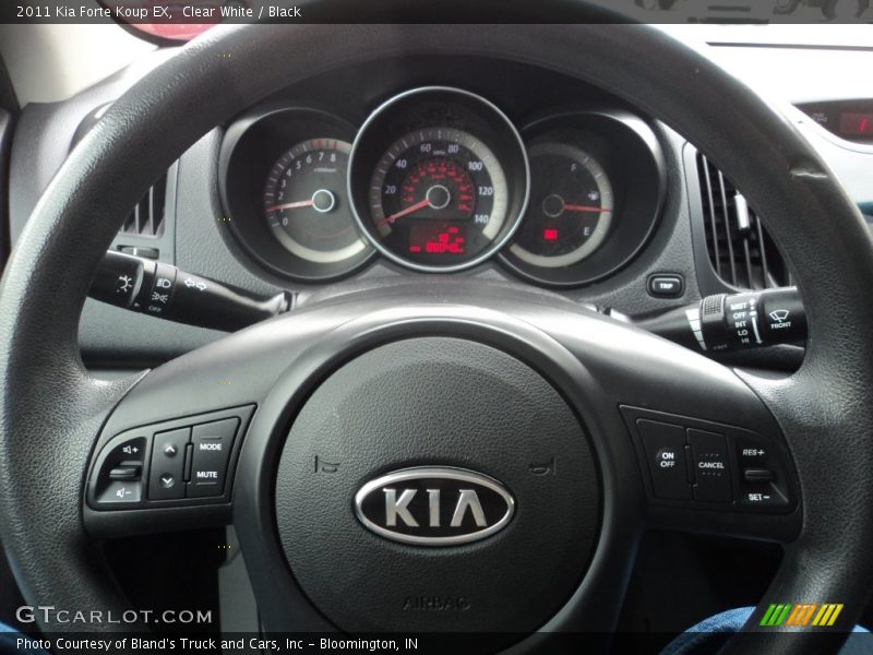 Clear White / Black 2011 Kia Forte Koup EX