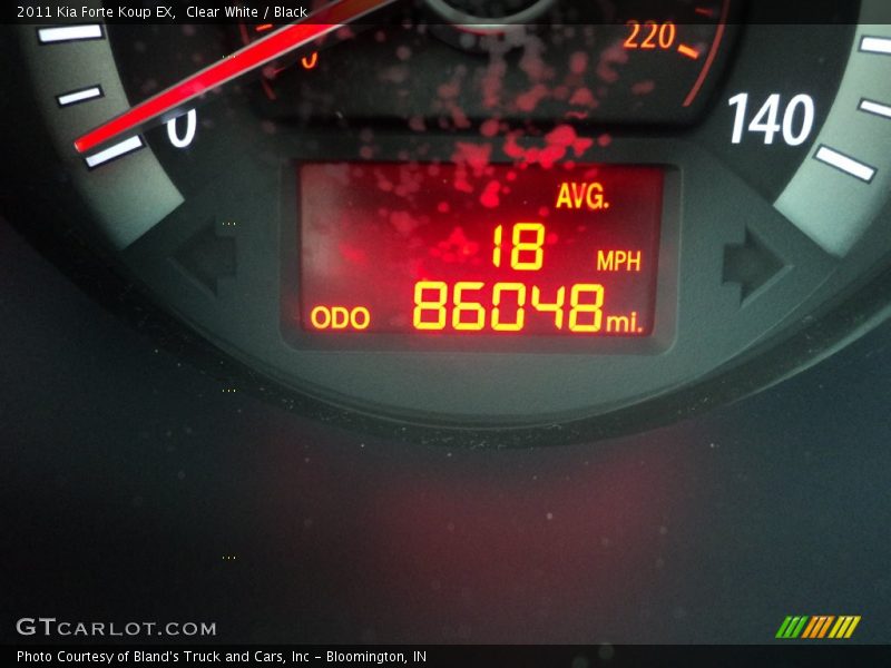 Clear White / Black 2011 Kia Forte Koup EX