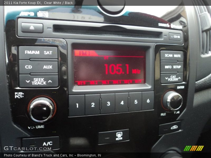 Clear White / Black 2011 Kia Forte Koup EX