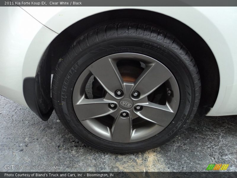 Clear White / Black 2011 Kia Forte Koup EX