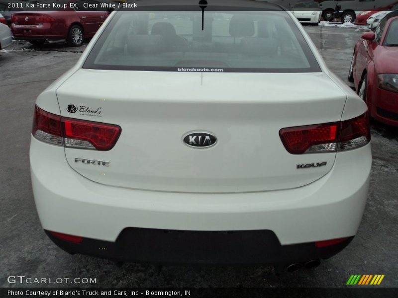 Clear White / Black 2011 Kia Forte Koup EX