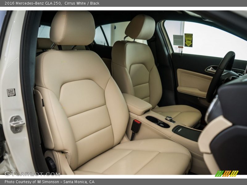Cirrus White / Black 2016 Mercedes-Benz GLA 250