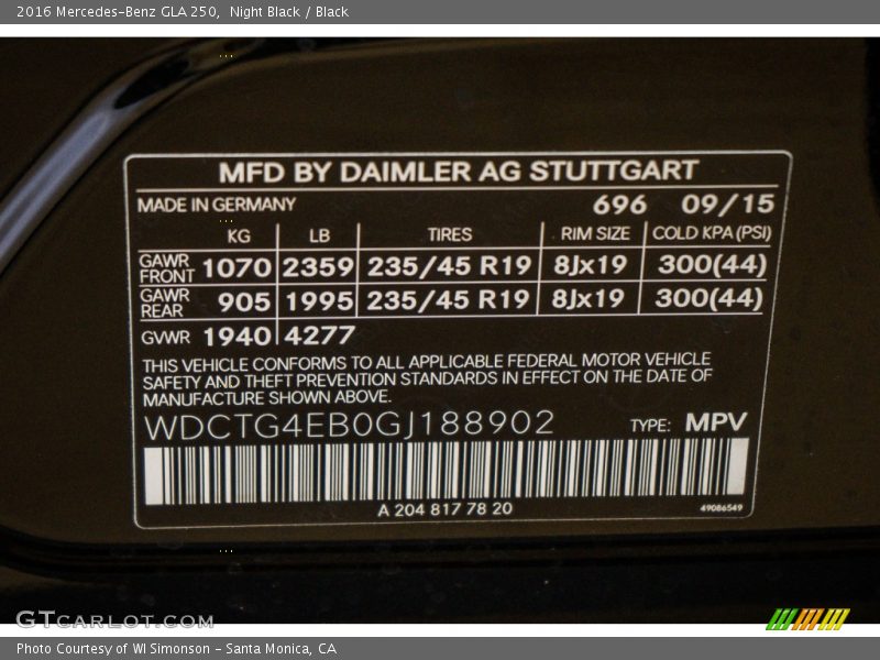 Night Black / Black 2016 Mercedes-Benz GLA 250