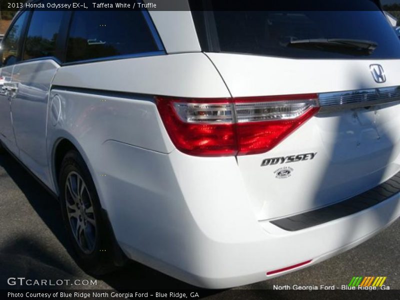 Taffeta White / Truffle 2013 Honda Odyssey EX-L