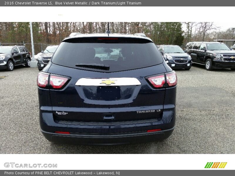 Blue Velvet Metallic / Dark Titanium/Light Titanium 2016 Chevrolet Traverse LS