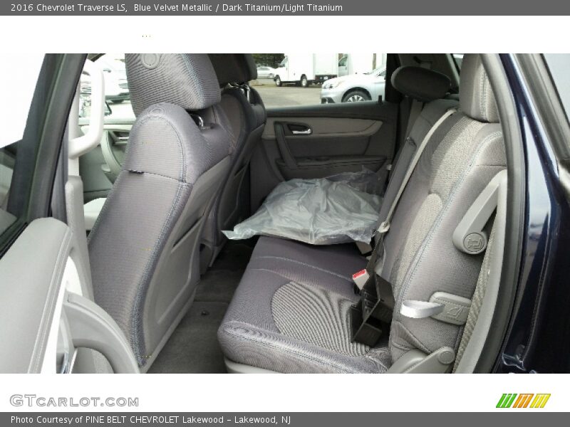 Blue Velvet Metallic / Dark Titanium/Light Titanium 2016 Chevrolet Traverse LS