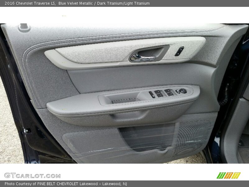 Blue Velvet Metallic / Dark Titanium/Light Titanium 2016 Chevrolet Traverse LS