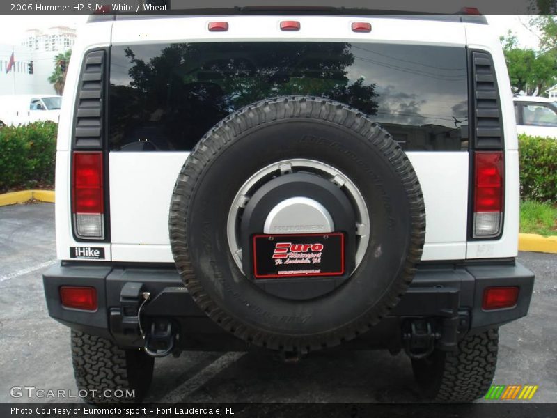 White / Wheat 2006 Hummer H2 SUV