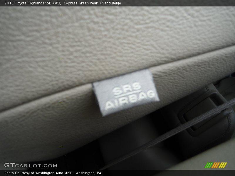 Cypress Green Pearl / Sand Beige 2013 Toyota Highlander SE 4WD