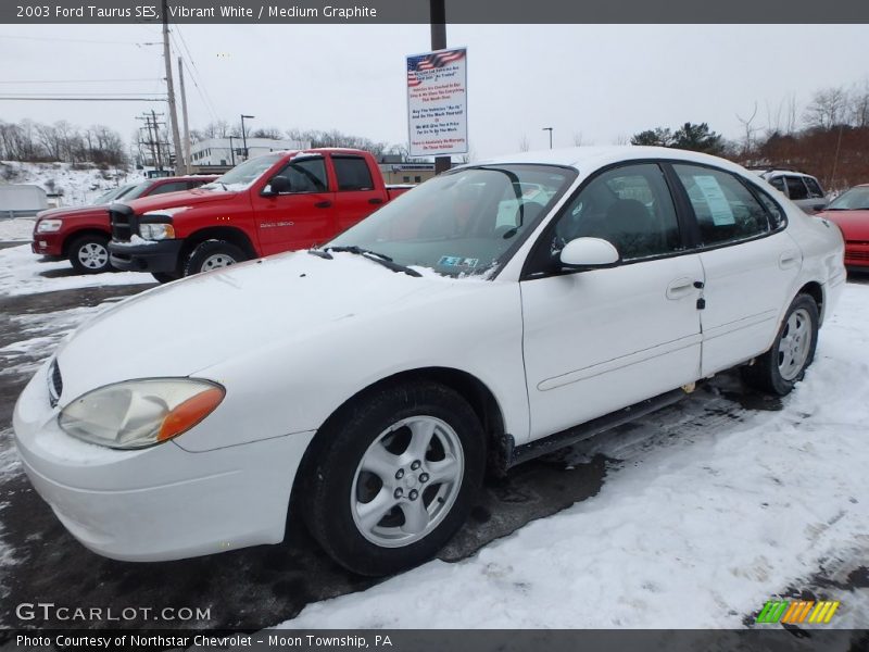 Vibrant White / Medium Graphite 2003 Ford Taurus SES