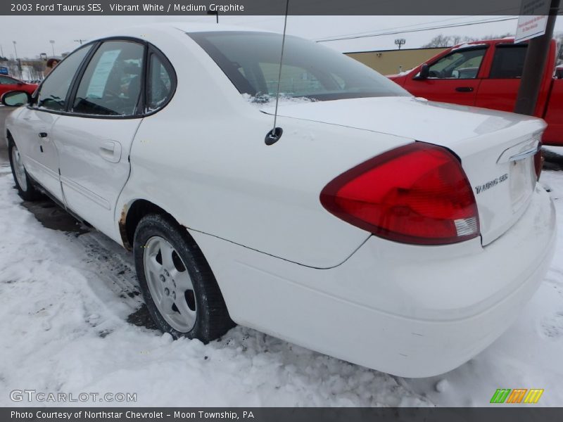 Vibrant White / Medium Graphite 2003 Ford Taurus SES