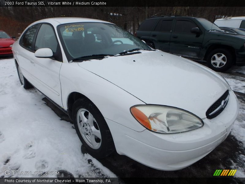Vibrant White / Medium Graphite 2003 Ford Taurus SES