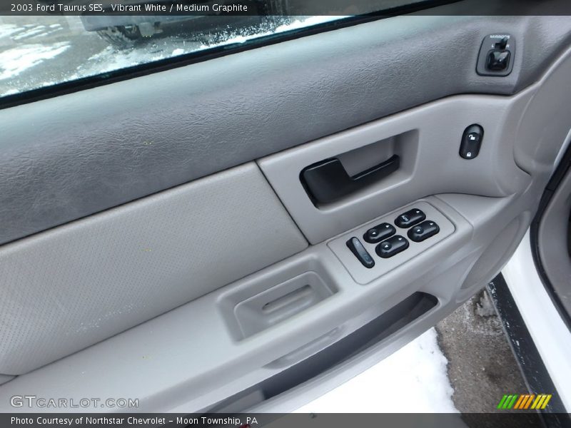 Vibrant White / Medium Graphite 2003 Ford Taurus SES