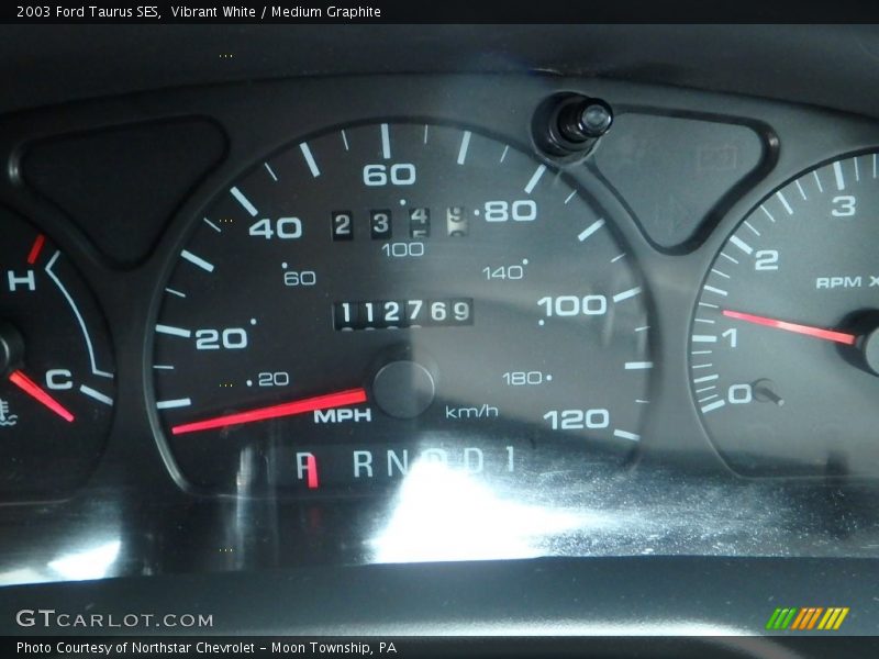 Vibrant White / Medium Graphite 2003 Ford Taurus SES