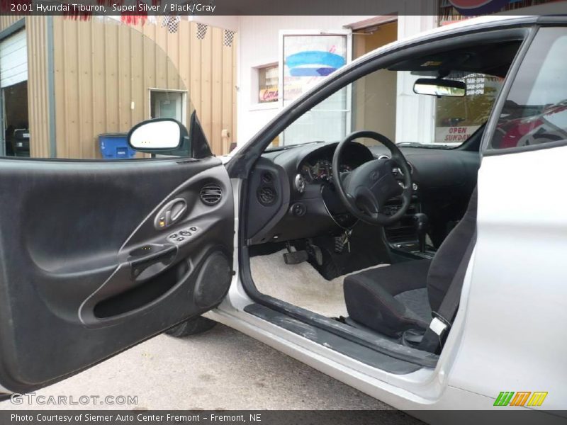 Super Silver / Black/Gray 2001 Hyundai Tiburon