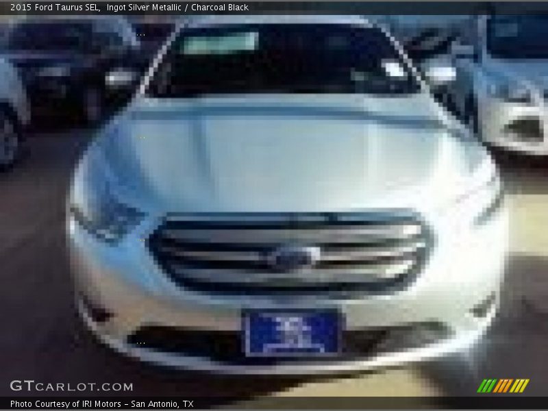 Ingot Silver Metallic / Charcoal Black 2015 Ford Taurus SEL