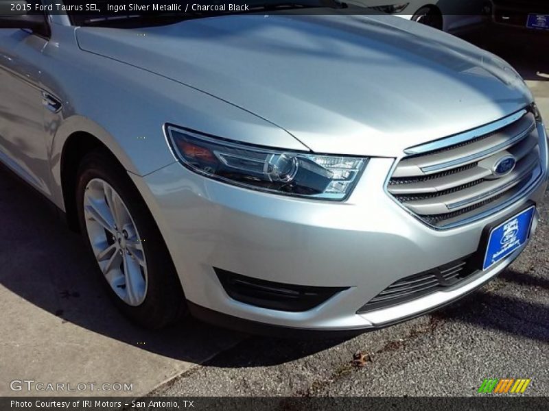 Ingot Silver Metallic / Charcoal Black 2015 Ford Taurus SEL
