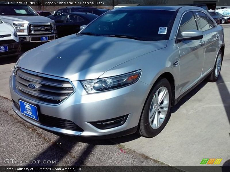 Ingot Silver Metallic / Charcoal Black 2015 Ford Taurus SEL