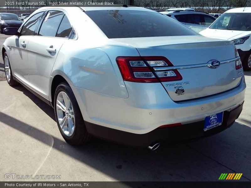 Ingot Silver Metallic / Charcoal Black 2015 Ford Taurus SEL