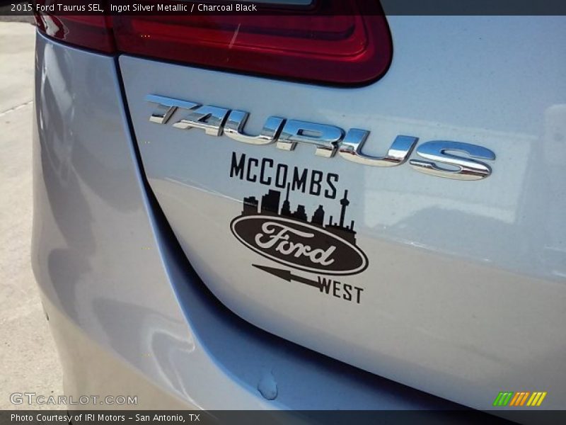 Ingot Silver Metallic / Charcoal Black 2015 Ford Taurus SEL