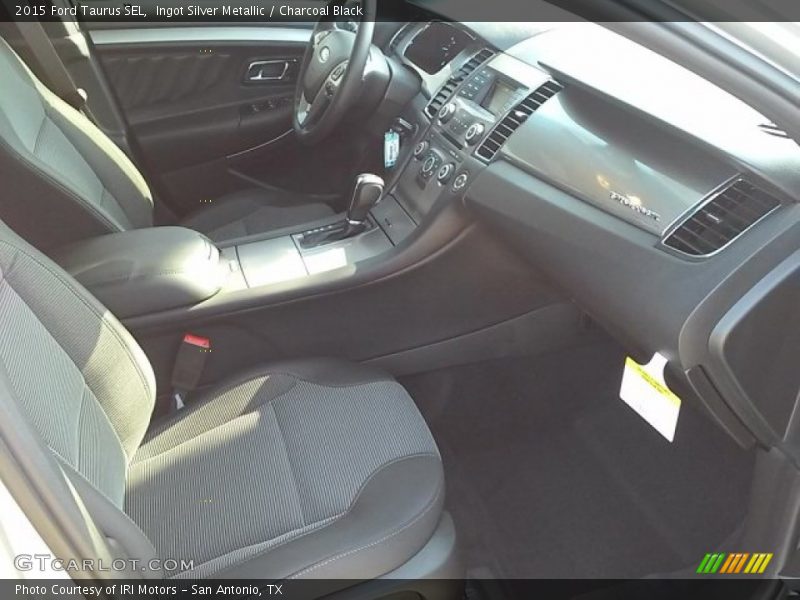 Ingot Silver Metallic / Charcoal Black 2015 Ford Taurus SEL