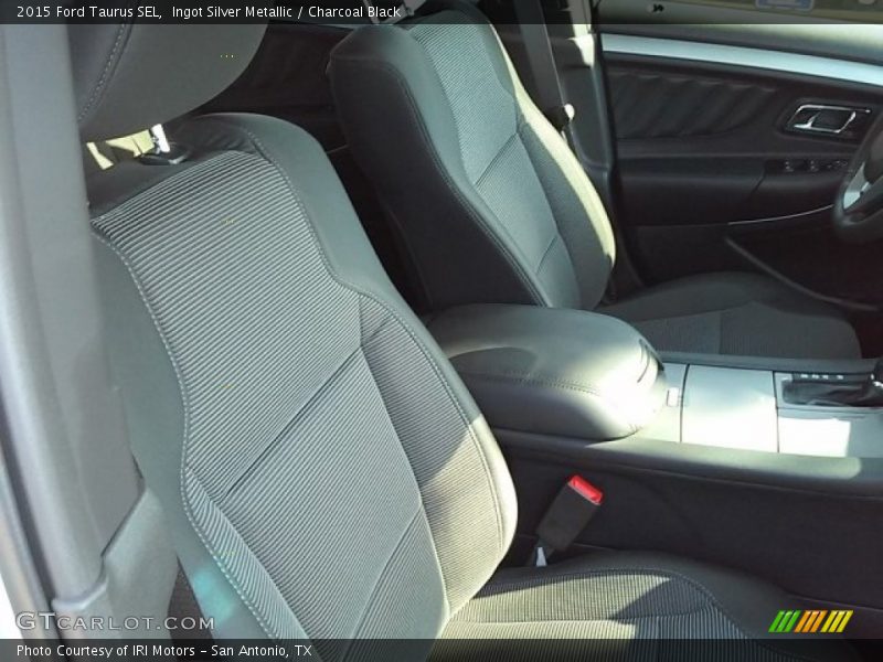 Ingot Silver Metallic / Charcoal Black 2015 Ford Taurus SEL