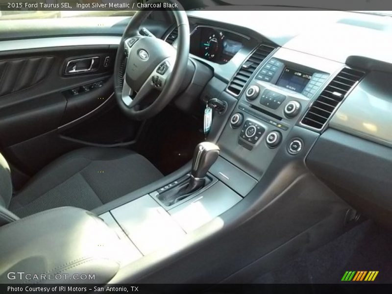 Ingot Silver Metallic / Charcoal Black 2015 Ford Taurus SEL
