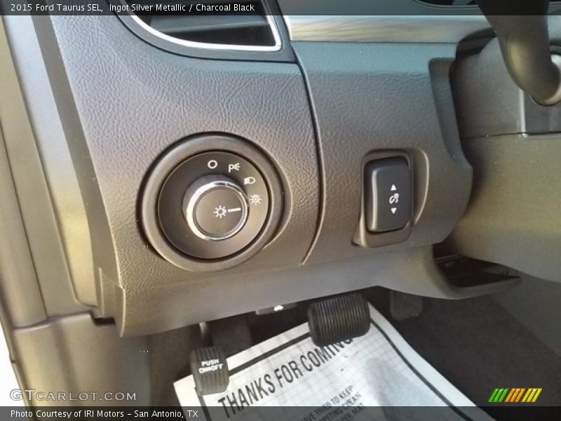 Ingot Silver Metallic / Charcoal Black 2015 Ford Taurus SEL