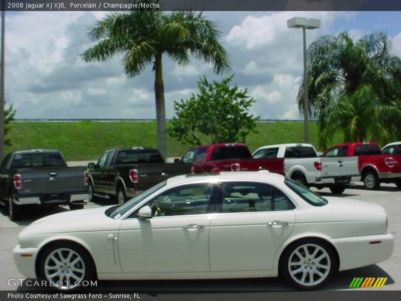 Porcelain / Champagne/Mocha 2008 Jaguar XJ XJ8