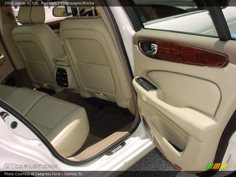 Porcelain / Champagne/Mocha 2008 Jaguar XJ XJ8