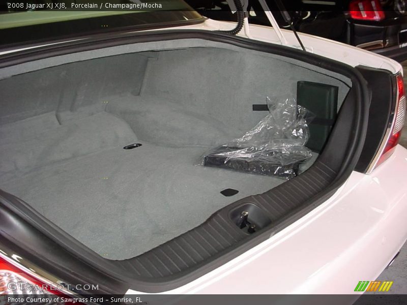 Porcelain / Champagne/Mocha 2008 Jaguar XJ XJ8