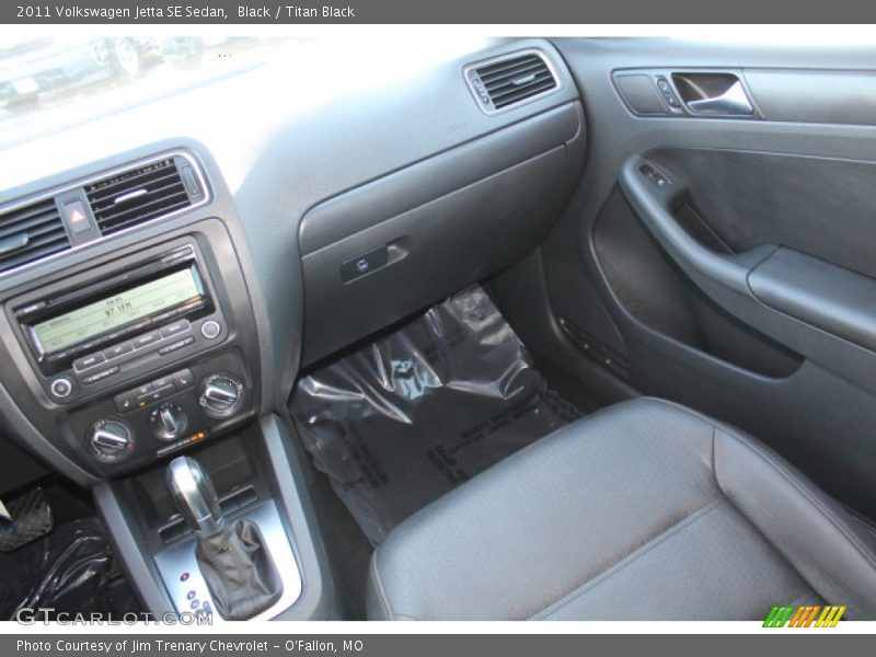 Black / Titan Black 2011 Volkswagen Jetta SE Sedan