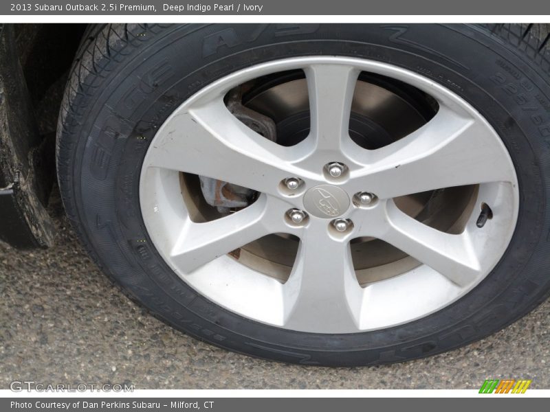 Deep Indigo Pearl / Ivory 2013 Subaru Outback 2.5i Premium