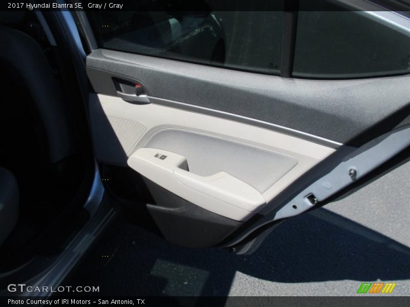 Gray / Gray 2017 Hyundai Elantra SE