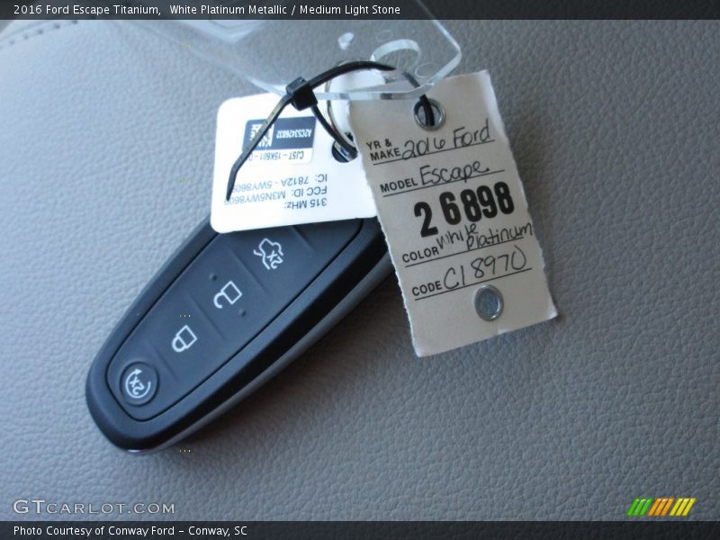 White Platinum Metallic / Medium Light Stone 2016 Ford Escape Titanium