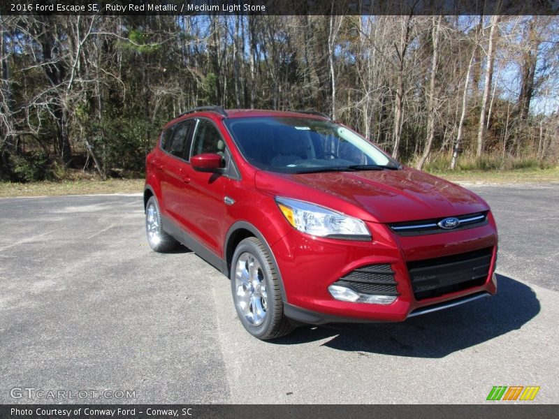 Ruby Red Metallic / Medium Light Stone 2016 Ford Escape SE