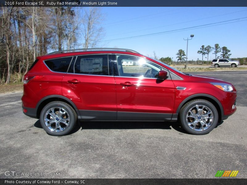 Ruby Red Metallic / Medium Light Stone 2016 Ford Escape SE