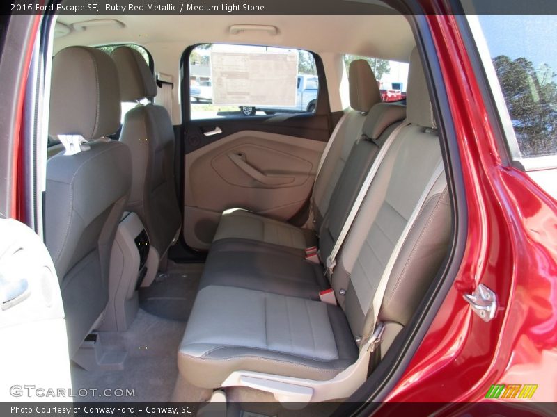 Ruby Red Metallic / Medium Light Stone 2016 Ford Escape SE