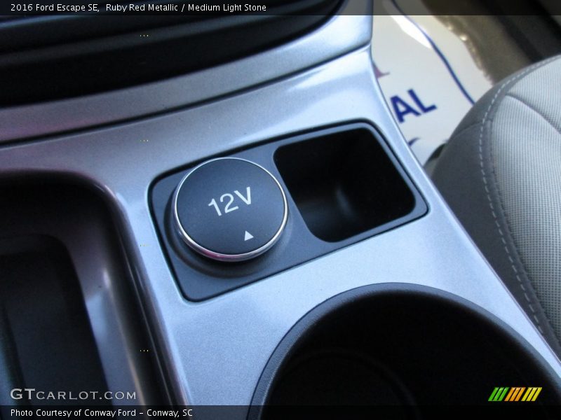 Ruby Red Metallic / Medium Light Stone 2016 Ford Escape SE
