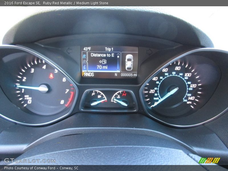 Ruby Red Metallic / Medium Light Stone 2016 Ford Escape SE